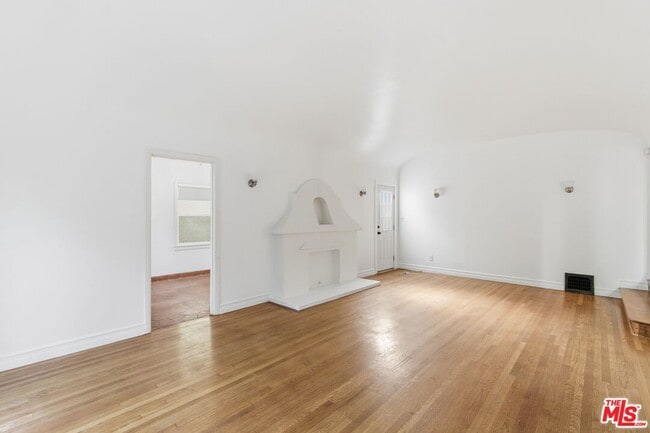 Building Photo - 1307 S Longwood Ave