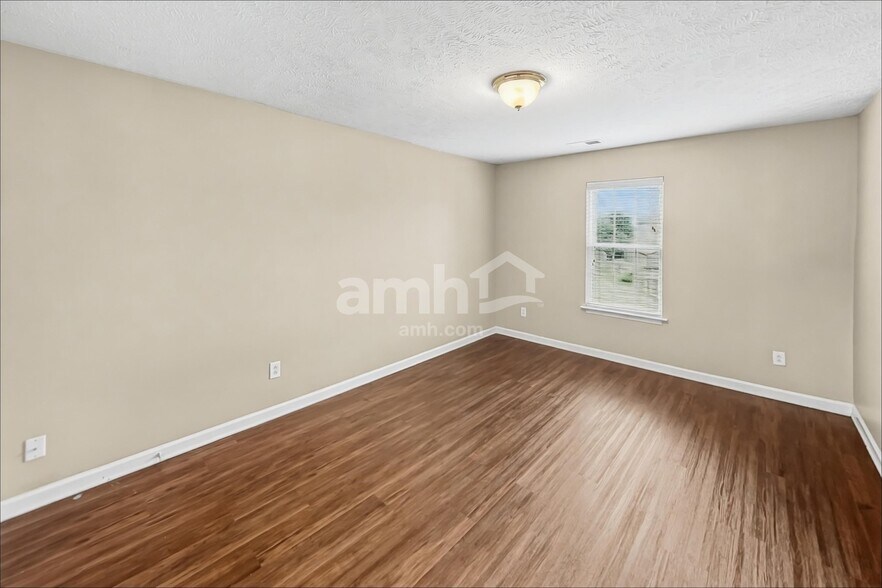 Building Photo - 2738 Pepperdine Dr