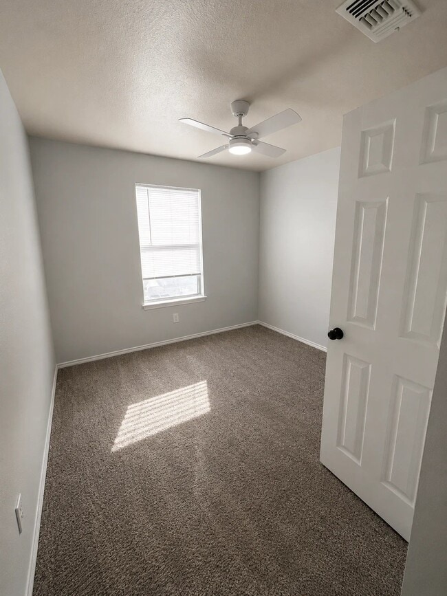 Building Photo - 10611 Mathom Landing