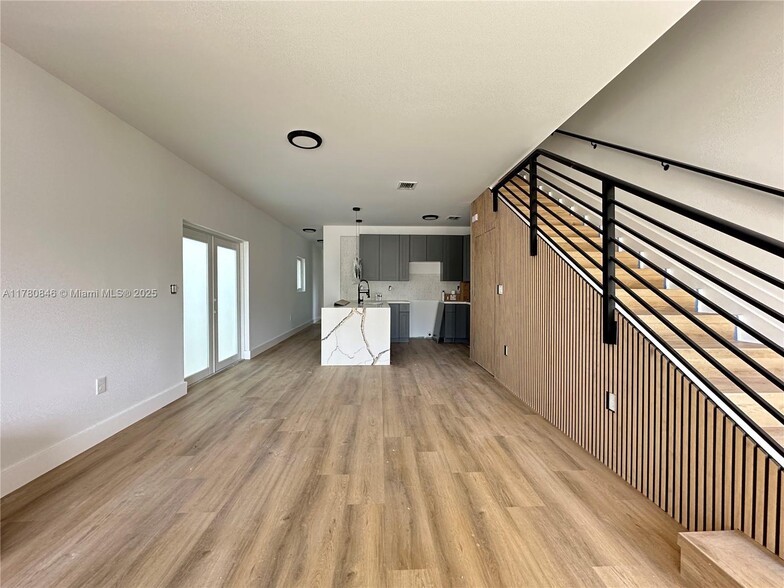 Building Photo - 2121 NW 45th St