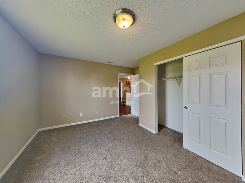 Building Photo - 6765 W Littleton Dr