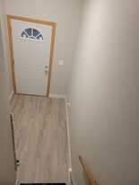 Building Photo - 1122 Valley St