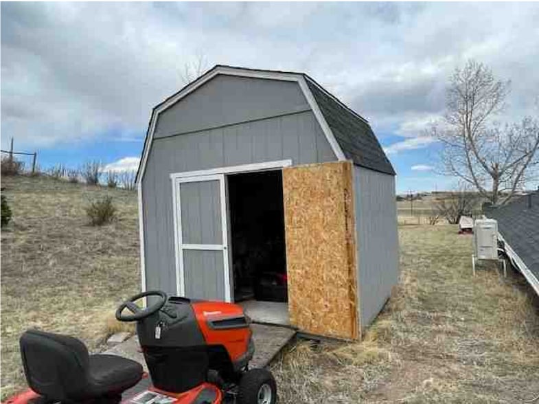 Storage shed - 1840 Road 124