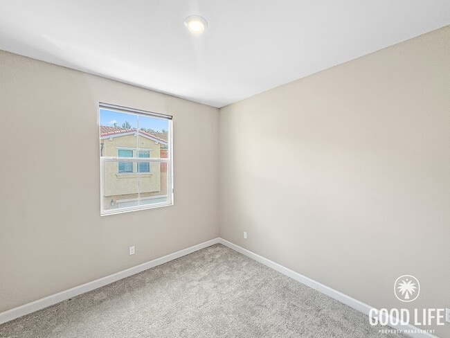 Building Photo - Bright 3BD/2.5BA Townhouse in Vista with Community Pool, In-Unit Laundry & 2-Car Garage