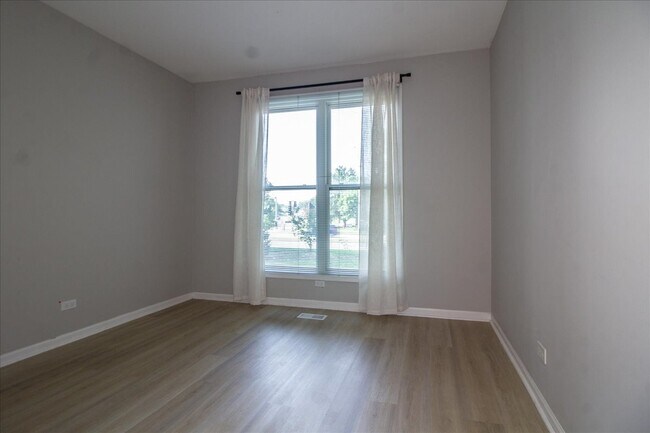 Building Photo - 1216 Tennyson Ln