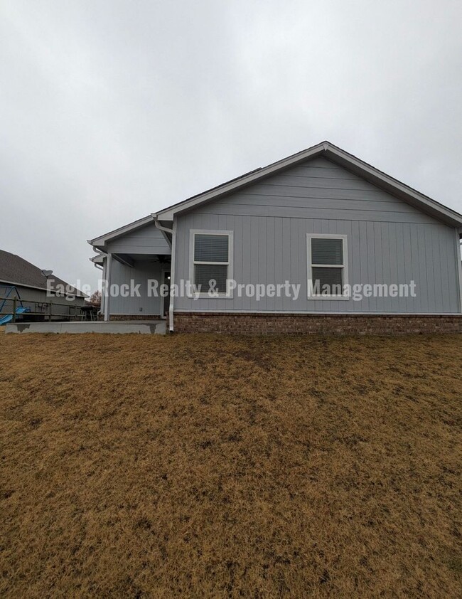 Building Photo - Owasso Home for Rent (3beds/2baths)