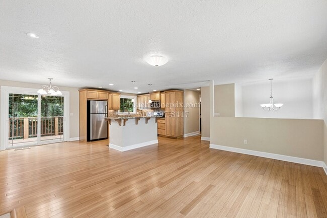Building Photo - Inviting West Linn 4 Bed Home with Wood Fireplace, Deck, and 2-Car Garage