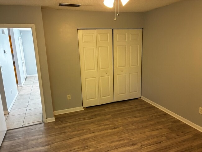 Building Photo - 5219 Plymouth St