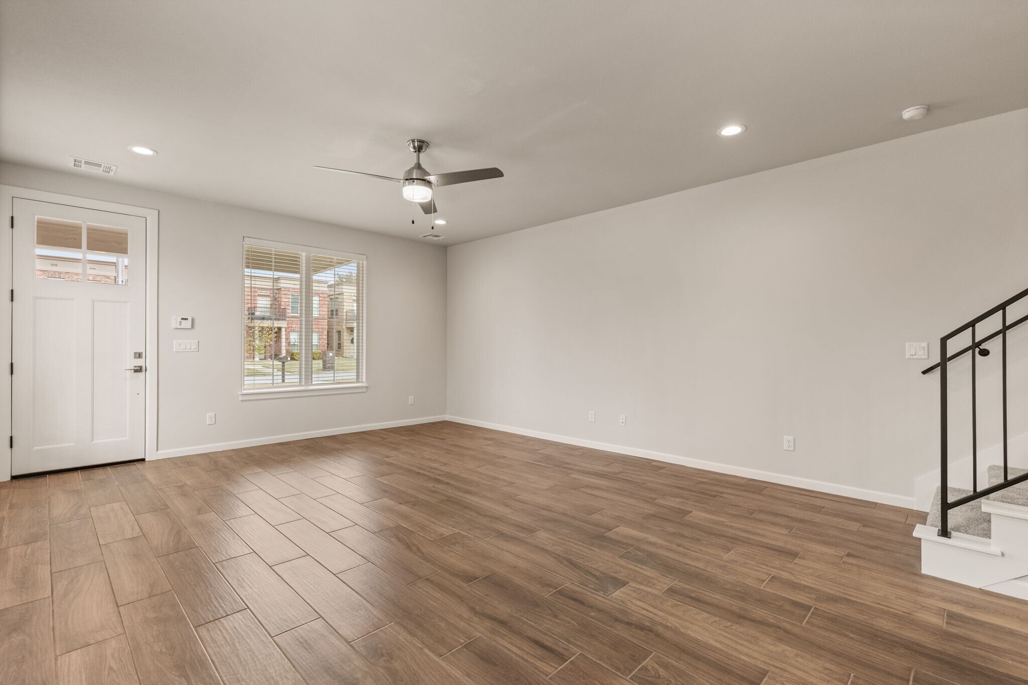 Building Photo - 321 W Commercial St