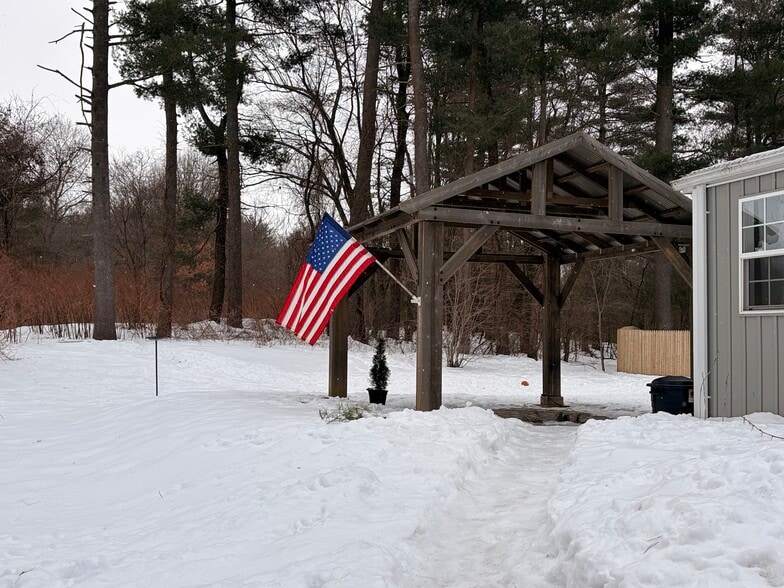 Building Photo - 104 Cottage Rd