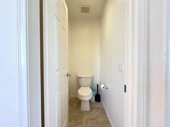 Building Photo - 7143 Leighton Dr