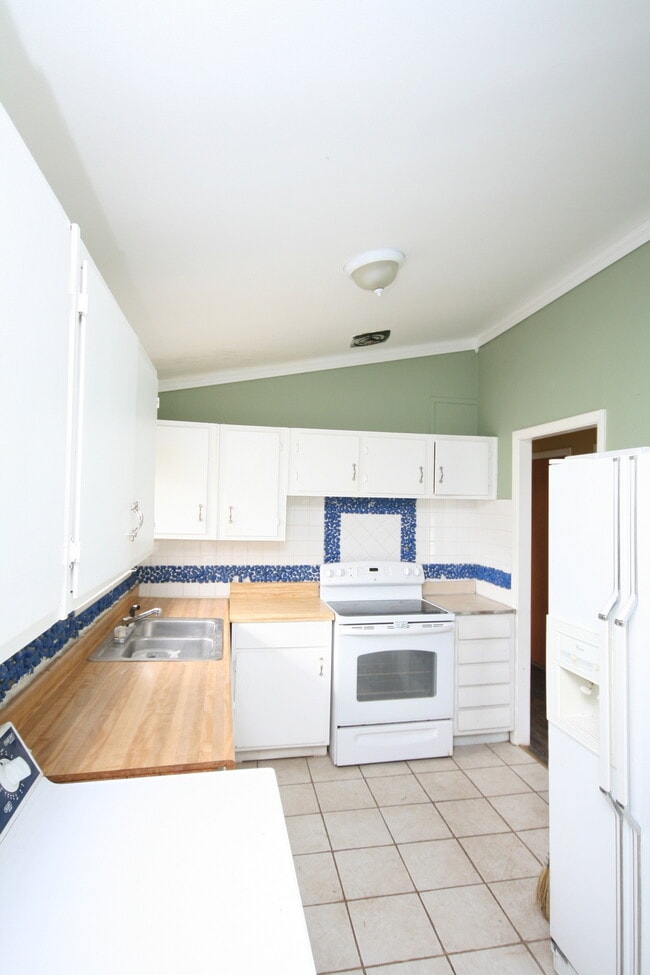 Building Photo - 403 Karter St NW