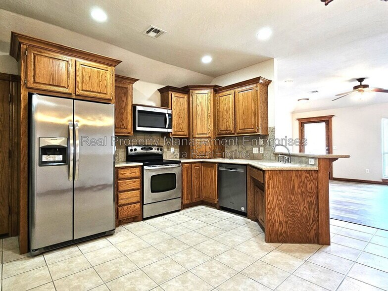 Building Photo - 4709 Castle Bay Cove