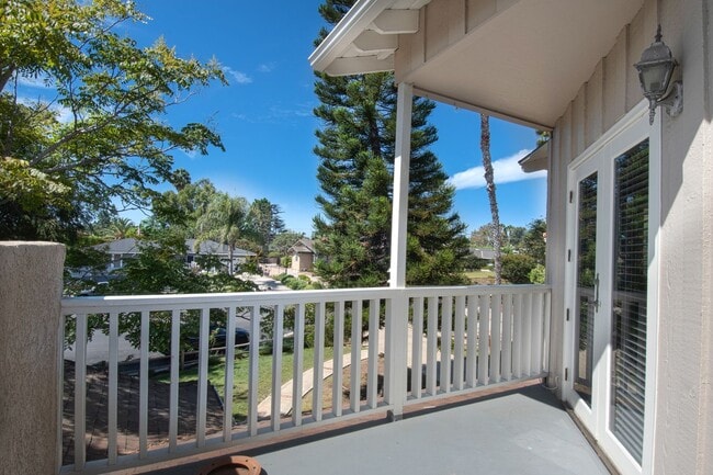 Building Photo - Classic Newport Beach 3 Bed Single Family Home With Yard