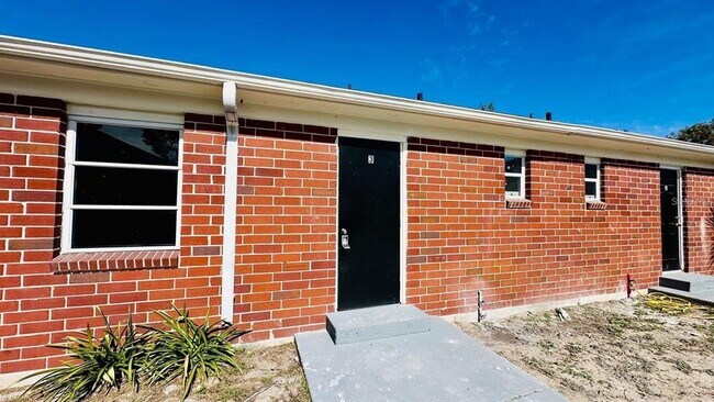 Building Photo - 390 W Haines Blvd