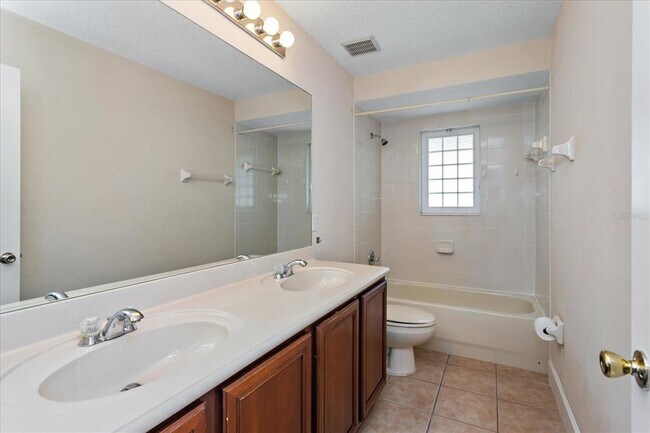Building Photo - 2120 Turkey Oak Ct