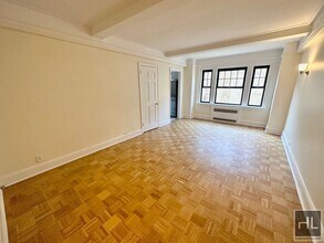 Building Photo - Christopher Street