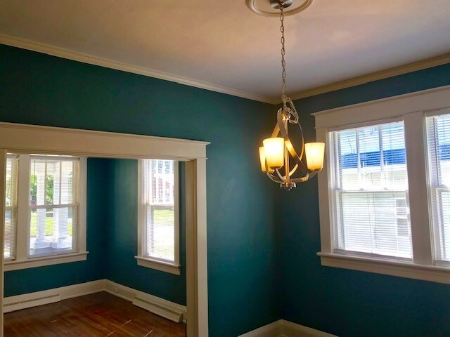 Building Photo - 306 Oakridge Blvd