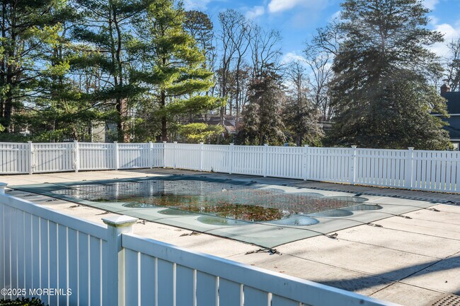 Building Photo - 4 Black Pine Ln