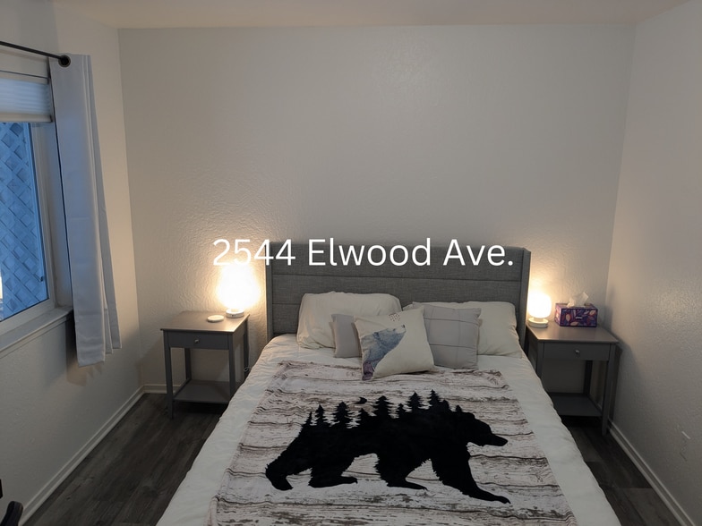 Building Photo - 2544 Elwood Ave