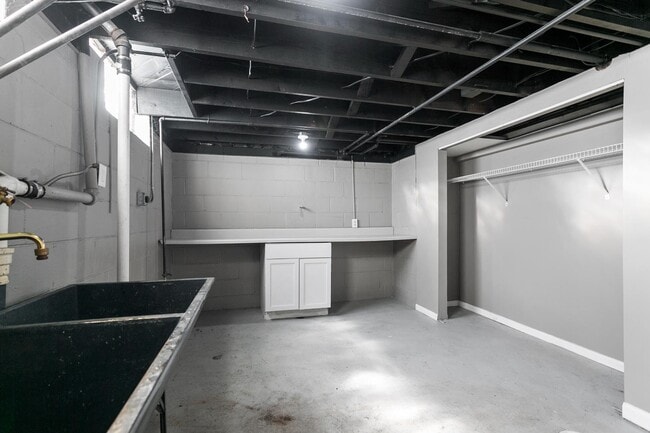 Building Photo - 5124 N 41st St