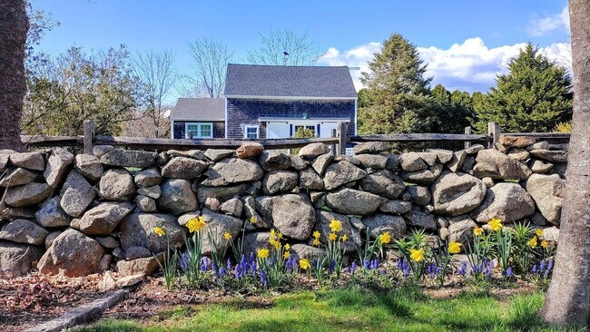 Building Photo - 94 Cross Rd