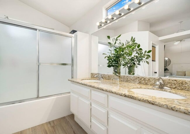 Building Photo - 46253 Mesa Verde Trail