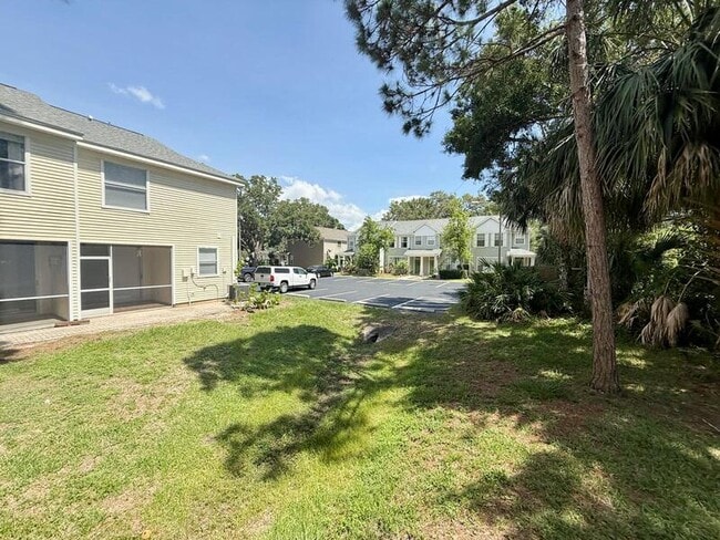 Building Photo - 13706 Forest Lake Dr