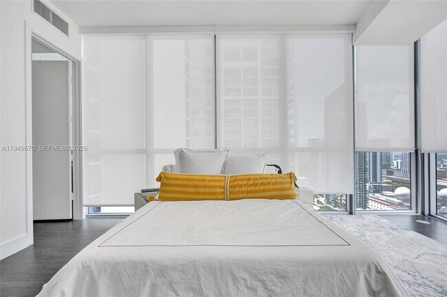 Building Photo - 1100 Biscayne Blvd