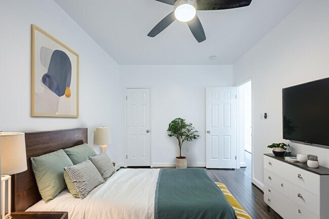 Building Photo - 2726 10th St NE