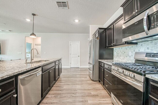 Building Photo - Newly Built 3/2 Lennar In Rivertsone