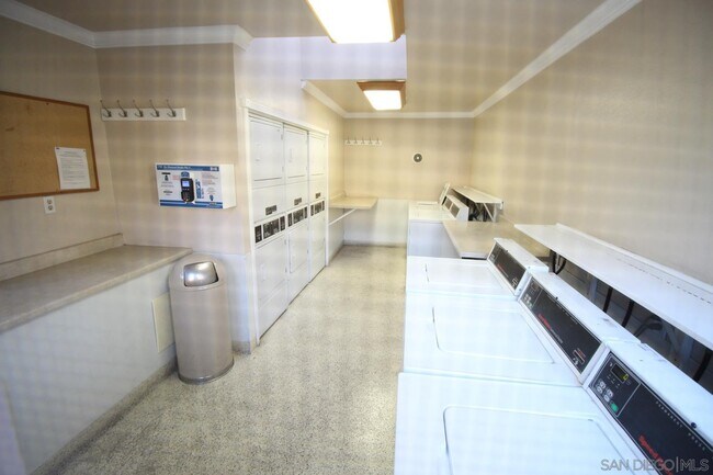 Building Photo - 10332 Caminito Aralia
