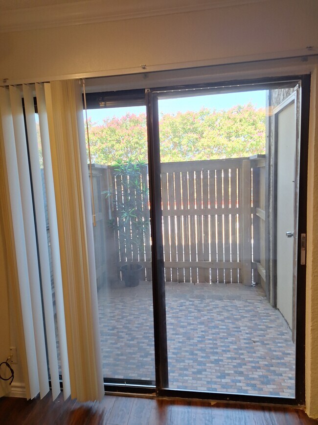 Building Photo - 1101 Calico Ln