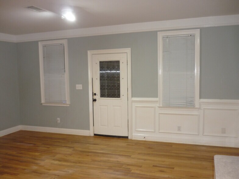 Living Area - 238 Wilbur Ave SE