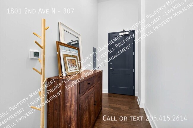 Building Photo - 1801 2nd Ave N