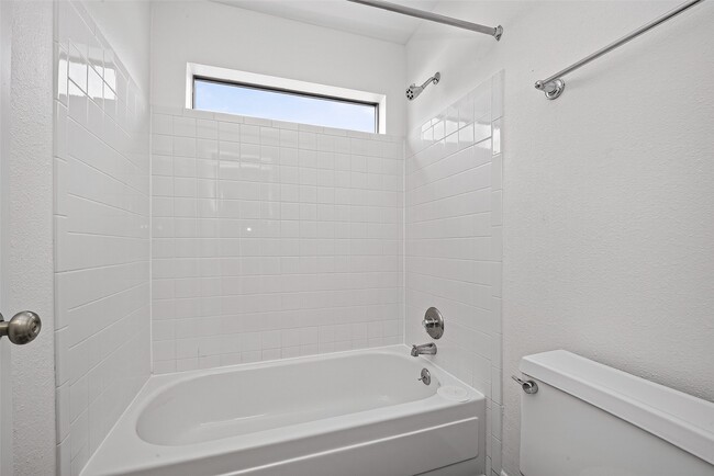 Building Photo - 1344 Chardonnay Dr