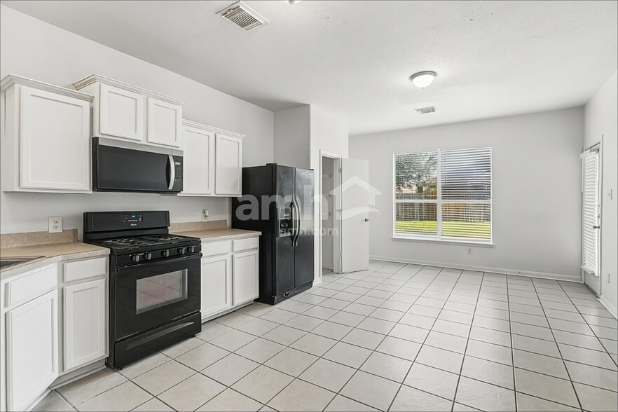 Building Photo - 1631 Laura Anne Dr