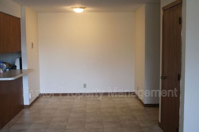 Building Photo - 1516 Warren St