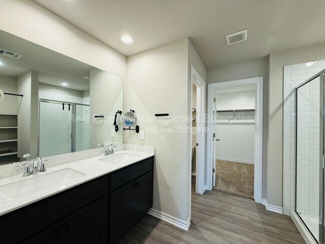 Building Photo - 4301 Montage Blvd