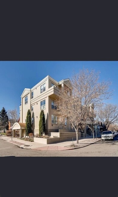 Building Photo - 424 E 1st Ave