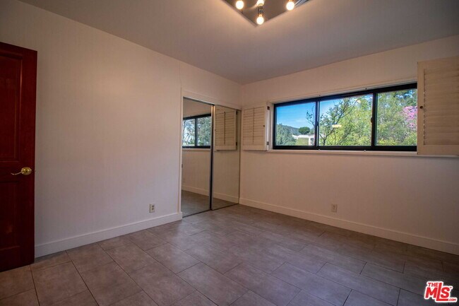 Building Photo - 11619 Lerdo Ave