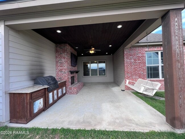 Building Photo - 100 Birchview Dr