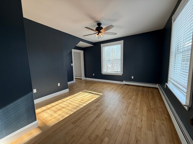 Building Photo - 672 Lisbon St