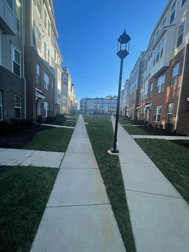 Building Photo - 8124 Wistar Creek Walk , Unit B, Henrico, ...