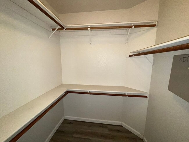 Building Photo - 3 Bed | 2 bath | 1620 SF | 2 Car Garage | Single Story | Tenant pays $175 for WS&G | Includes Gar...