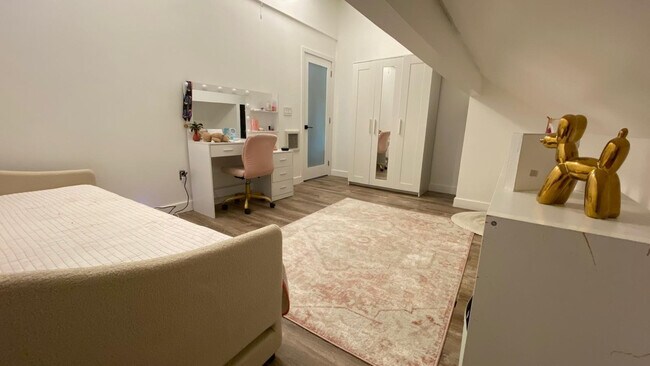 Building Photo - 22990 SW 156th Ave