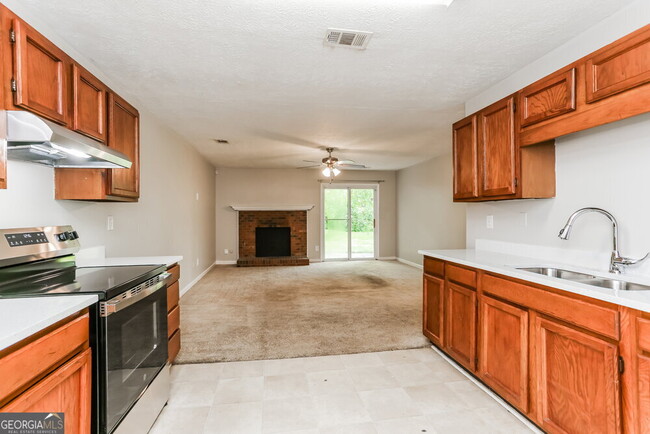 Building Photo - 7960 Creekstone Way