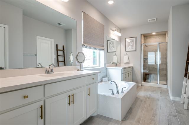 Building Photo - 3004 Comal Dr