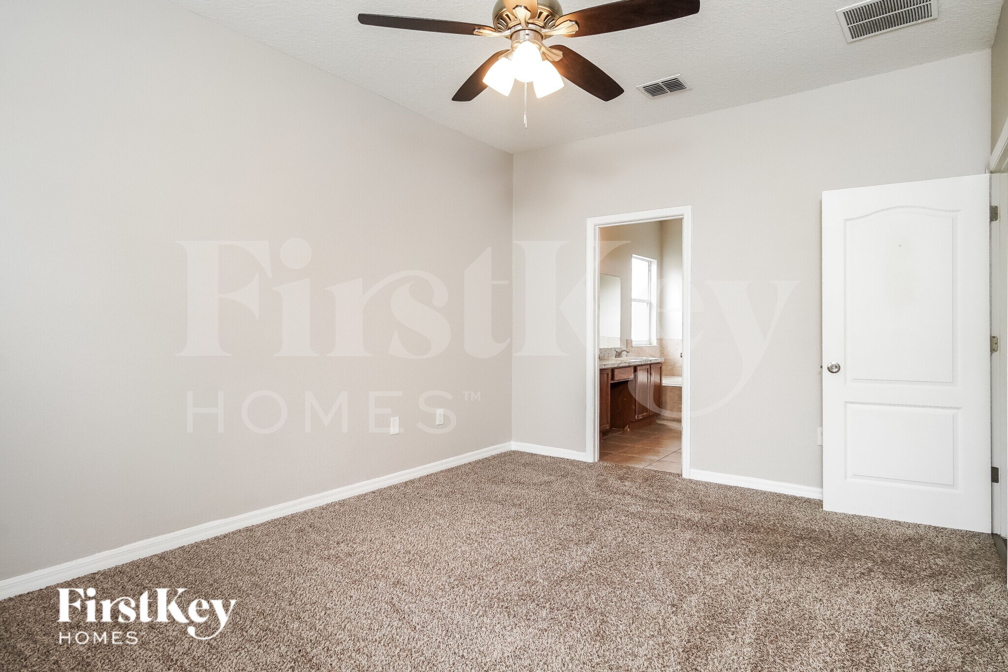 Building Photo - 15349 Montesino Dr