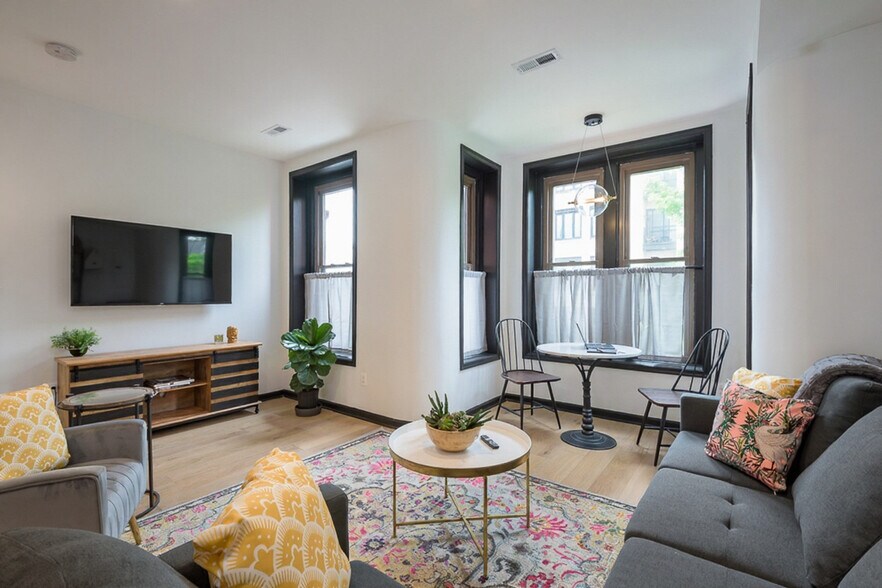 Building Photo - 1322 9th St NW